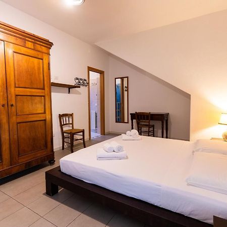 Theo'S Rooms Olbia Bagian luar foto