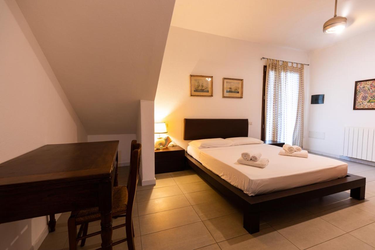 Theo'S Rooms Olbia Bagian luar foto