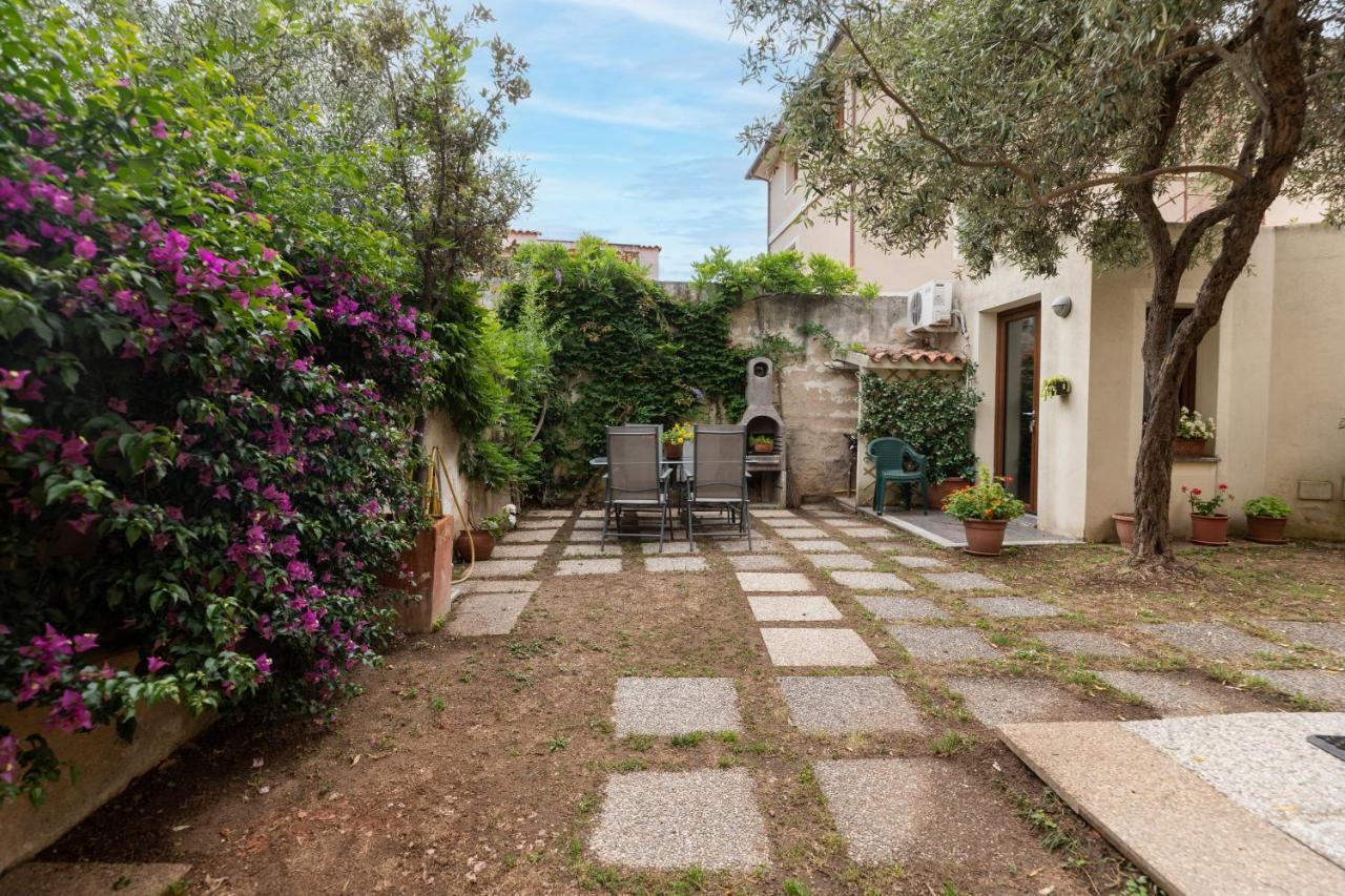 Theo'S Rooms Olbia Bagian luar foto