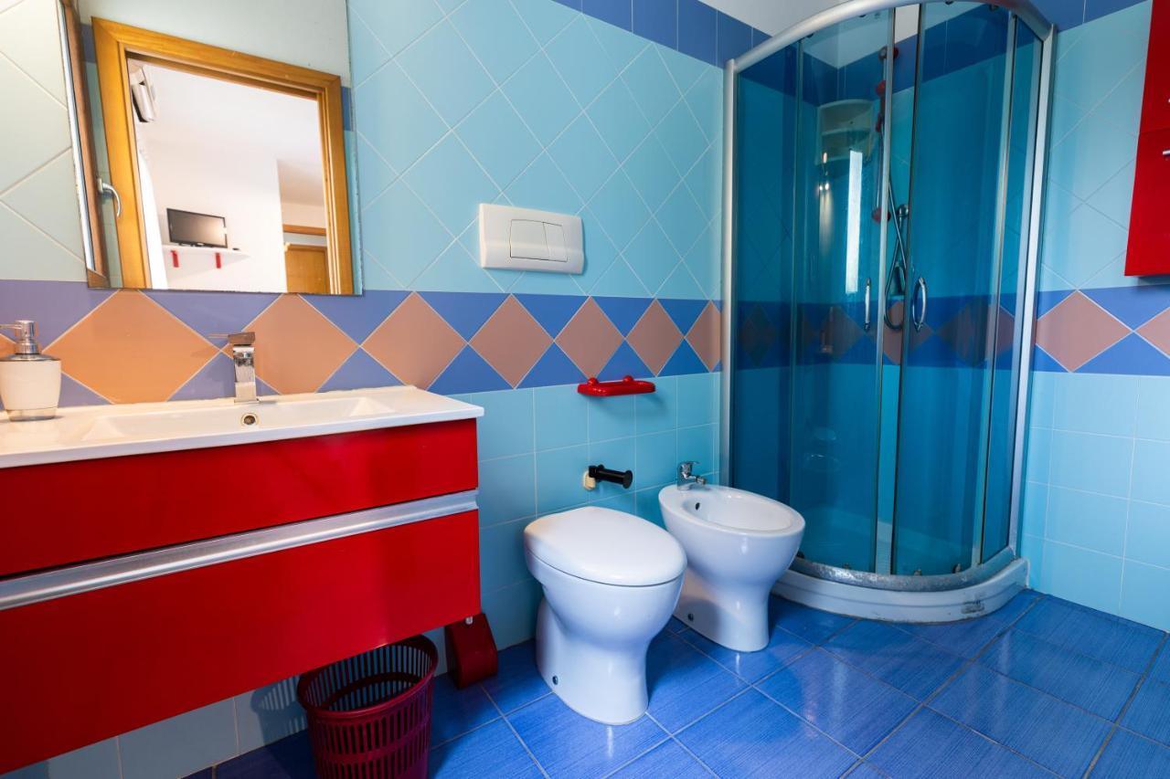 Theo'S Rooms Olbia Bagian luar foto