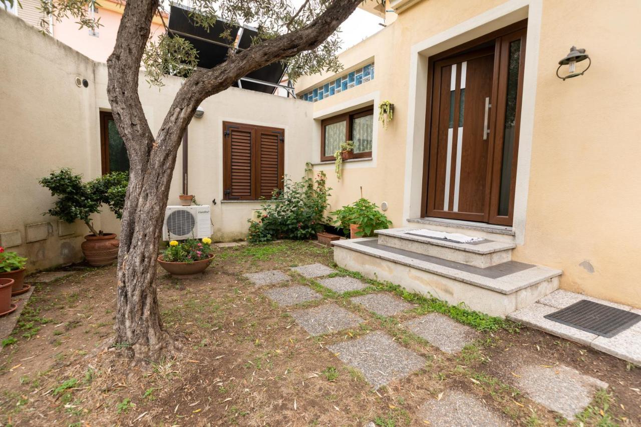 Theo'S Rooms Olbia Bagian luar foto